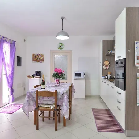 Izzhome Regina Margherita Pula